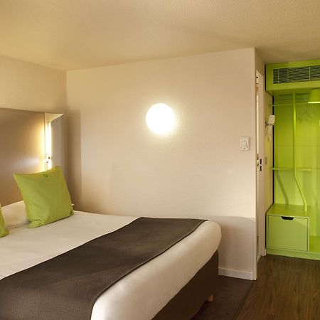 Campanile Epone Hotel Exterior photo